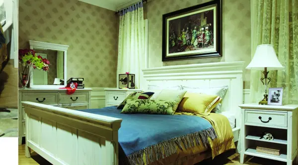 Ivory Slatted Framed Bed