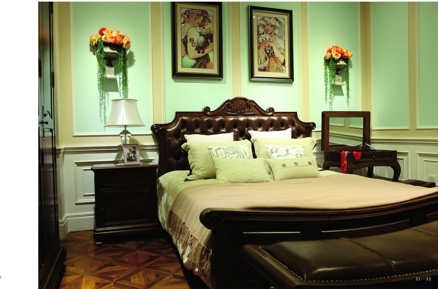Dark-tone Crest-detail Carved Bed